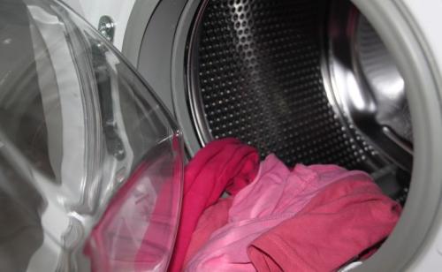 Как высушить белье быстро. Как быстро высушить одежду после стирки: 5 проверенных лайфхаков