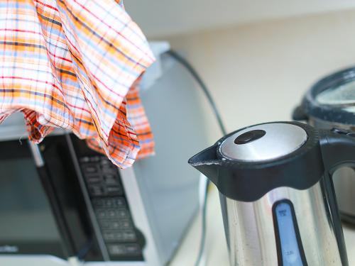 Как разгладить одежду без утюга. 15 лайфхаков: как погладить вещи без утюга