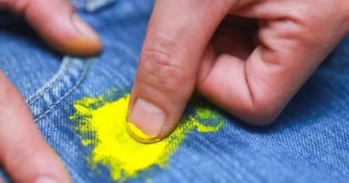 Чем можно оттереть краску с одежды. Основные правила очистки ткани от краски в домашних условиях