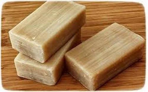 Как убрать черные полосы на лаковой обуви. Как с лаковой обуви оттереть черные полосы?