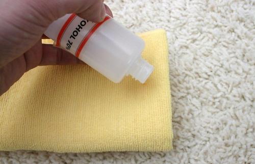 Как вывести клей с синтетической одежды. Как оттереть клеящие составы разного типа