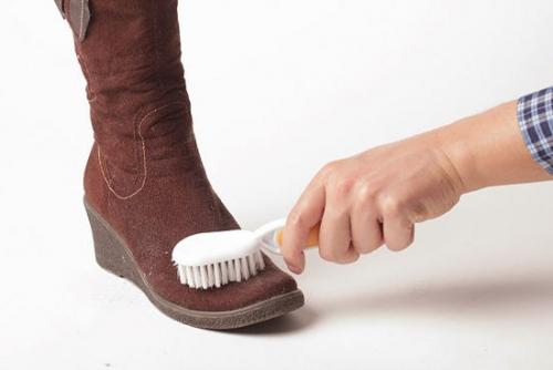 Как отмыть замшу. Пенный очиститель 08