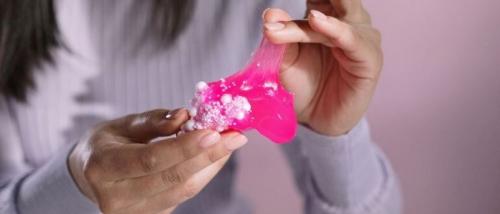 Как убрать слайм с пледа. Лучшие способы, как убрать слайм с одежды, ковра, пледа, меха и мебели