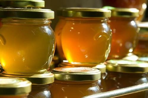 Сколько хранится мед при комнатной температуре. Главные правила хранения меда