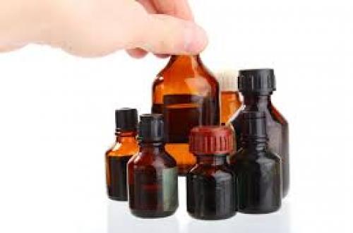 Чем отмыть йод с пола. Чем оттереть пятна от йода с мебели и пола