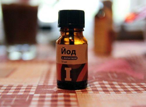 Какие меры предосторожности нужно принимать при удалении йода с кожи. Особенности выведения пятен от йода в домашних условиях