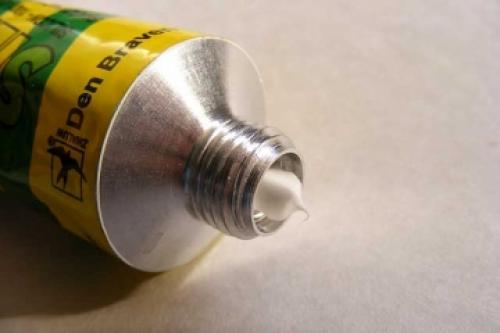 Как удалить полиуретановый герметик с одежды. Как отстирать герметик