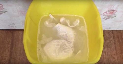 Отбелить белые вещи содой и солью. Три простых способа отбелить белье домашними средствами