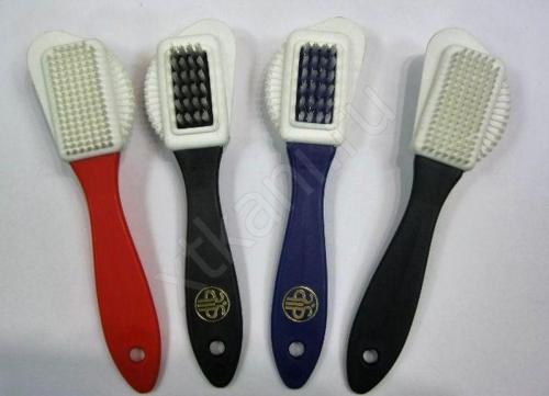 Как почистить замшевую обувь народными средствами. Как почистить замшевую обувь: советы профессиональной домохозяйки