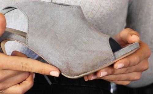 Как почистить замшевую обувь народными средствами. Как почистить замшевую обувь: советы профессиональной домохозяйки