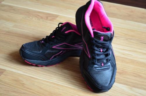 Как уменьшить обувь если она растянулась. Как эффективно уменьшить размер кроссовок