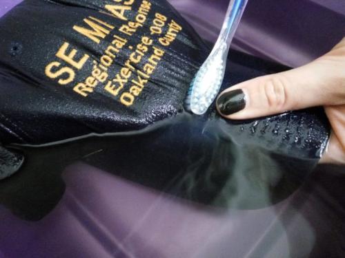 Средство для чистки кепок. Способы ручной стирки в зависимости от материала