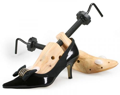 Как растянуть обувь в морозилке. Основные способы