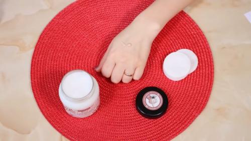 Бальзам для волос вместо кондиционера для белья. Набираю сразу несколько пачек дешёвого бальзама для волос и с успехом использую не по назначению в быту