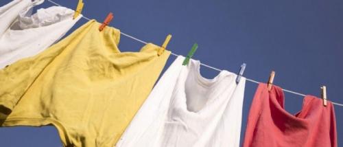 Как быстро высушить одежду без утюга. Как быстро высушить вещи?