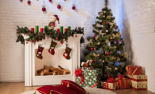 Декорации на Новый год. Как украсить квартиру к Новому 2022: актуальные советы и креативные идеи