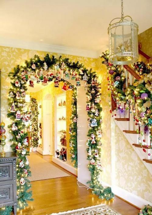 Как украсить подъезд на Новый год своими руками. Украшаем прихожую гирляндами