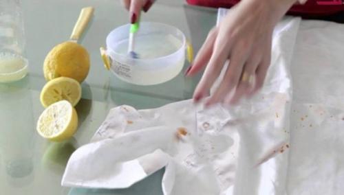 Как вывести пятно от ржавчины на цветной ткани. Чистка вещей и белья от ржавчины