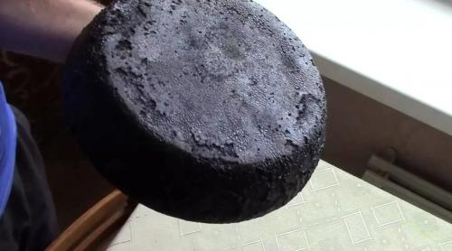 Как очистить казаны и сковородки. Как почистить чугунную сковороду от нагара снаружи и внутри? — 5 способов