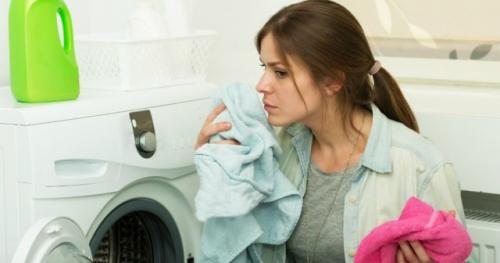 Как убрать запах залежавшегося белья. Причины затхлого запаха