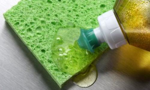 Как вывести старые пятна крови с белой одежды. Старые, засохшие