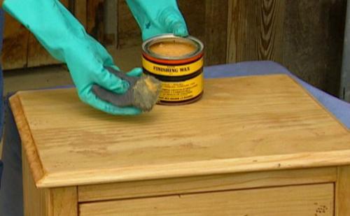 Восковая полироль для глянцевой мебели. Разновидности