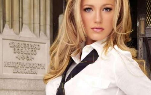 Как отбелить белую блузку с нашатырным спиртом. Чем отбелить белую блузку: 7 народных рецептов, если она посерела или пожелтела