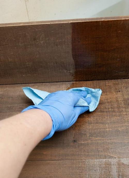 Запах в шкафу с одеждой. Знают все хозяйки: как навсегда избавиться от неприятного запаха в шкафу 07