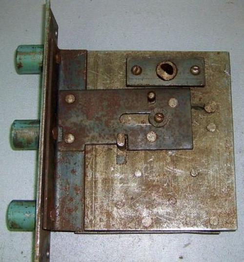 Чем смазать дверной замок. Когда необходимо проводить обработку замка 18 Чем смазать дверной замок. Когда необходимо проводить обработку замка 18