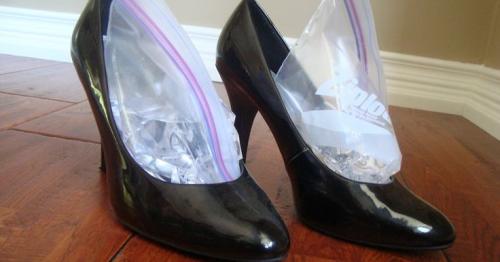 Средство для растяжки обуви из искусственной кожи. Размягчить и растянуть: жидкие средства – народные и фабричного производства