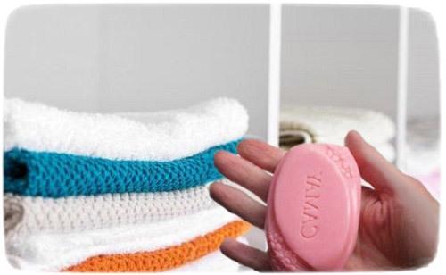 Что положить в шкаф от запаха. Как ароматизировать вещи в шкафу