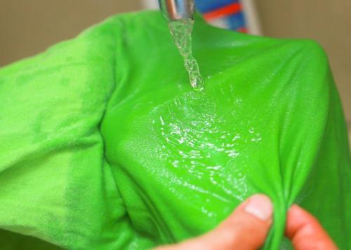 Как отстирать силиконовую смазку с куртки. Как очистить одежду от силиконового герметика или смазки?