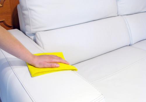 Чем отмыть пасту от шариковой ручки с кожаного дивана. Чем можно устранить? 07 Чем отмыть пасту от шариковой ручки с кожаного дивана. Чем можно устранить? 07