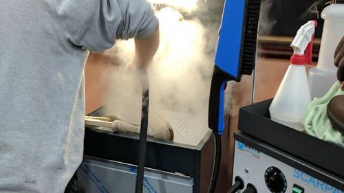 Как убрать черные полосы на белой кожаной обуви. Убираем черные полосы в домашних условиях