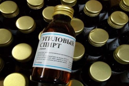 Как вывести акрил с черной ткани. Эффективные народные средства для удаления пятен с одежды