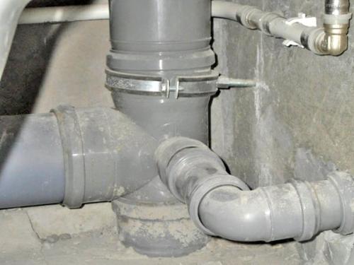 Запах канализации из раковины в ванной. Как устранить запах из канализации в ванной и туалете