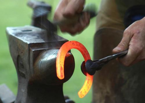 Подкова на счастье. История амулета 05