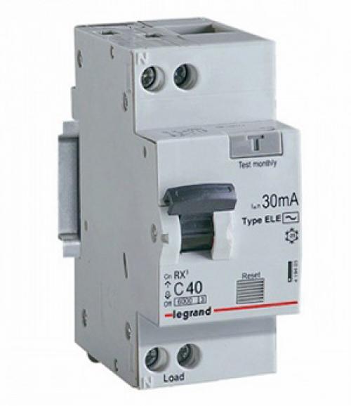 При включении стиралки выбивает автомат причины. Проверьте проводку