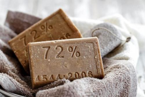 Как вывести йод с одежды. Чем можно отстирать пятна йода с одежды