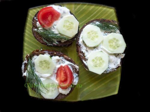 Гренки на сковороде-гриль. Гренки из черного хлеба с чесноком на сковороде – рецепты чесночных гренок с пошаговыми фото