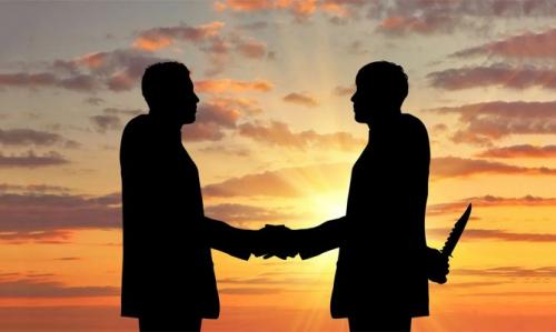 Треснутое зеркало. К чему трескается зеркало