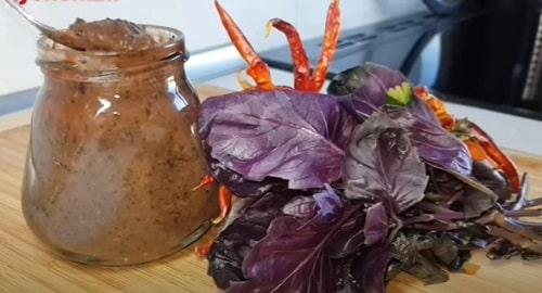 Что приготовить из базилика на зиму. Соус из базилика на зиму – лучшие рецепты заготовки в домашних условиях