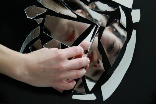 Куда деть разбитое зеркало. Приметы о зеркалах