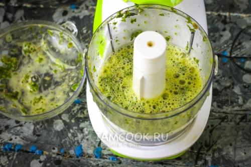 Как заморозить базилик на зиму в морозилке. Заморозка базилика (измельчённого) 03