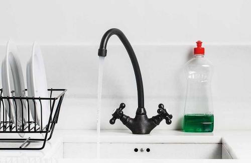 Чем вывести пятно от масла машинного. Как удалить пятно от машинного масла с одежды в домашних условиях