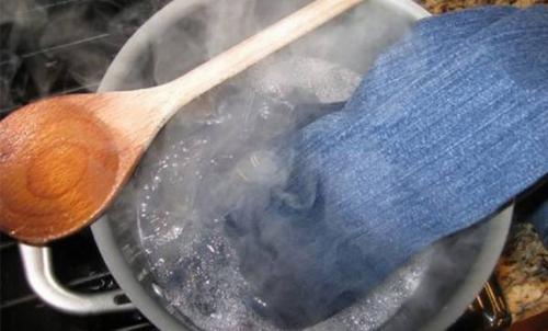 Как сделать джинсы меньше хлопковые джинсы Одежда. Как уменьшить джинсовые брюки без шитья?