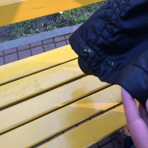 Чем оттереть засохшую краску с одежды. Как вывести старую краску с одежды в домашних условиях?