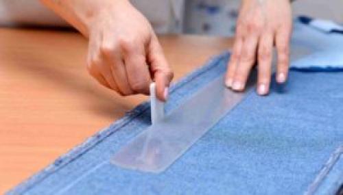 Как ушить джинсы штанины. Как ушить джинсы в бедрах