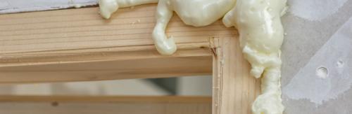 Как очистить деревянную дверь от монтажной пены. Чем можно оттереть монтажную пену с двери