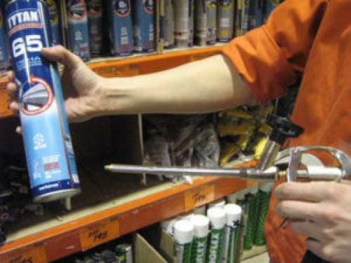 Как очистить деревянную дверь от монтажной пены. Чем можно оттереть монтажную пену с двери